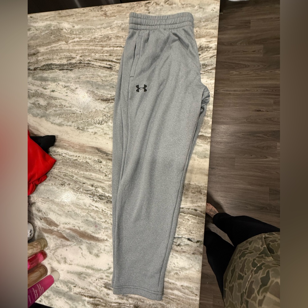 Under Armour Men's Heather Gray Sweatpants